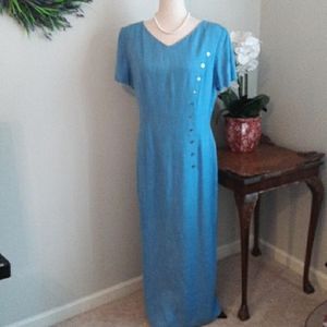 MAGGIE LONDON Linen-textured Gown Accented with Real Mother-of-pearl Buttons